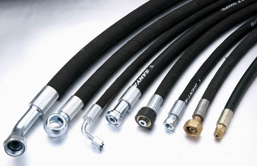 types of industrial hoses: hydraulic hoses